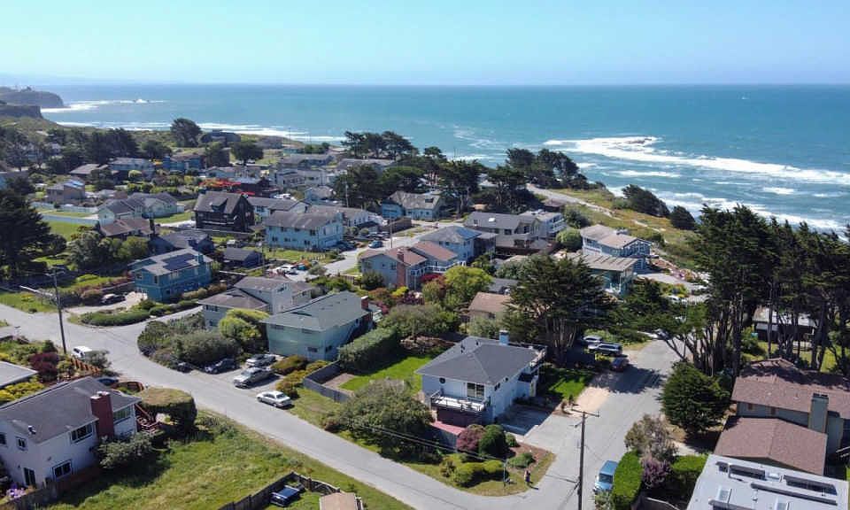 1st image of 146 La Grande Ave
