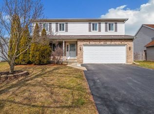 1226 Hackberry Ct, Elgin, IL 60120