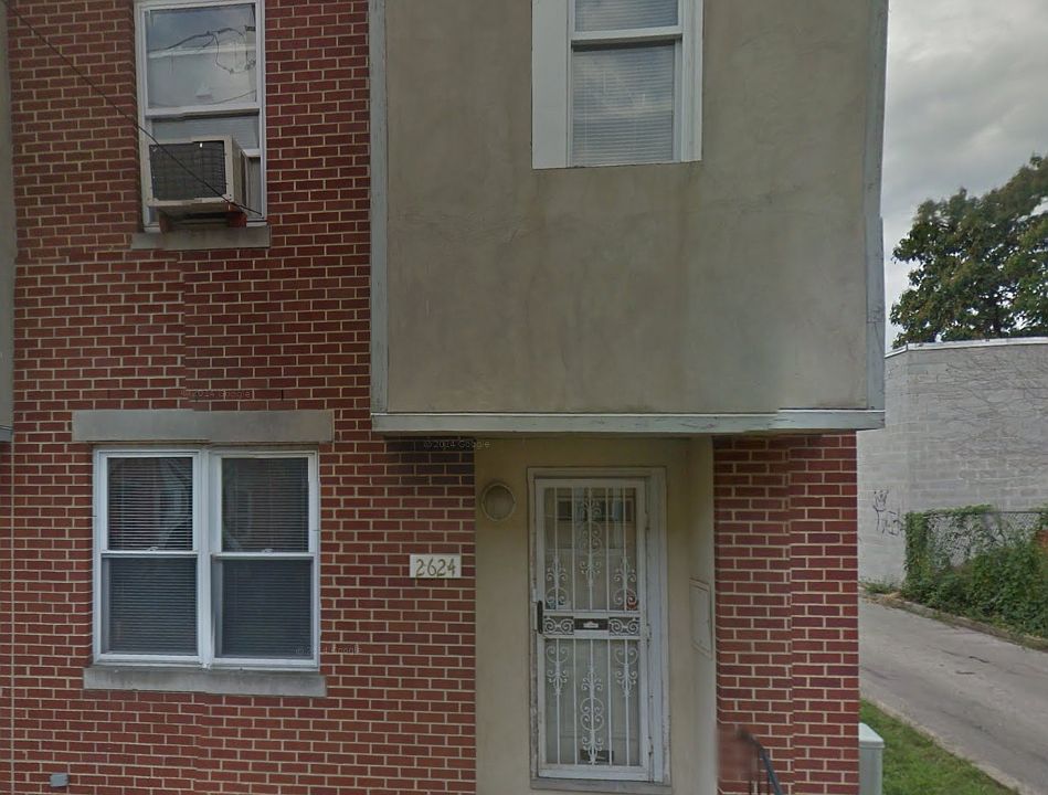 2nd image of 2624-26 W Oakdale St