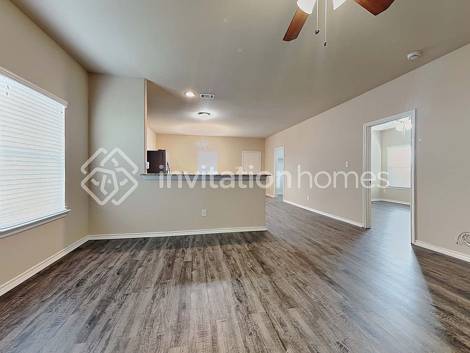1st image of 1833 Wickham Dr