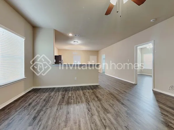 1833 Wickham Dr, Burleson, TX 76028