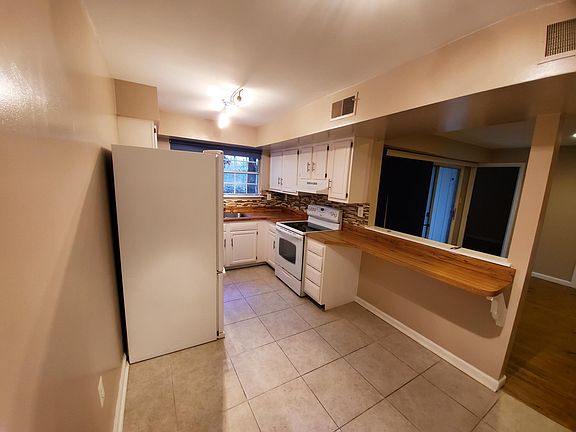 Eat in Kitchen