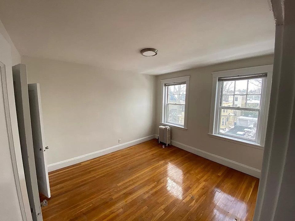 2nd image of 30 Langdon St #U3