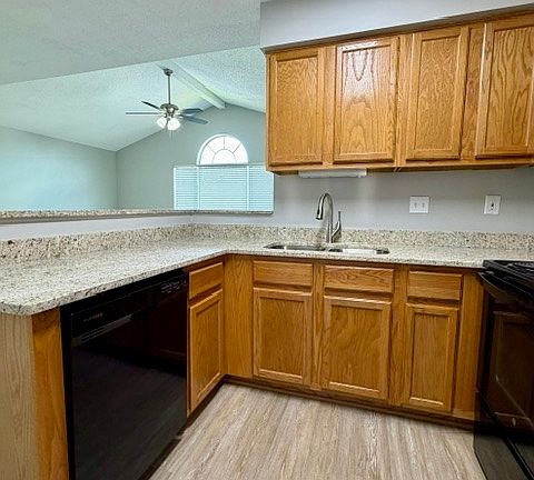 5th image of 309 Waters Edge Ln