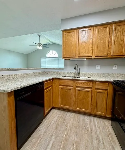 309 Waters Edge Ln — Photo 5