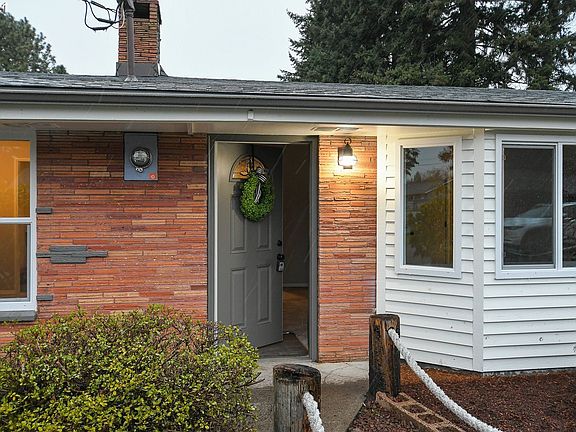 5th image of 9614 NE 81st St