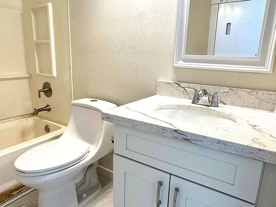 1st image of 91-238 Hanapouli Cir #27B