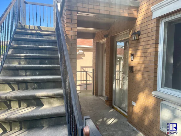 3105 Emmons Avenue image 3 of 31