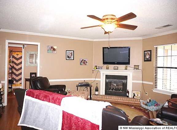 5th image of 114 Nichols Blvd