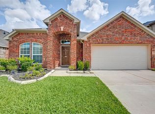 411 American Black Bear Dr, Crosby, TX 77532
