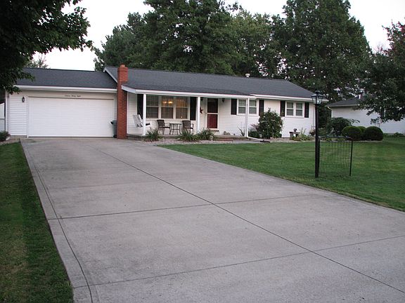 3rd image of 1638 Anglewood Dr