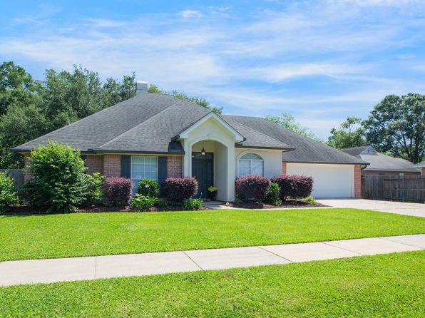502 River Woods Dr, Lafayette, LA 70508
