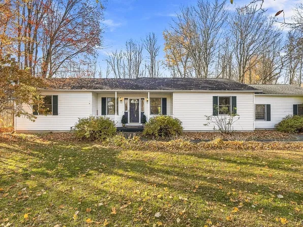 135 Pendergast Rd, Phoenix, NY 13135