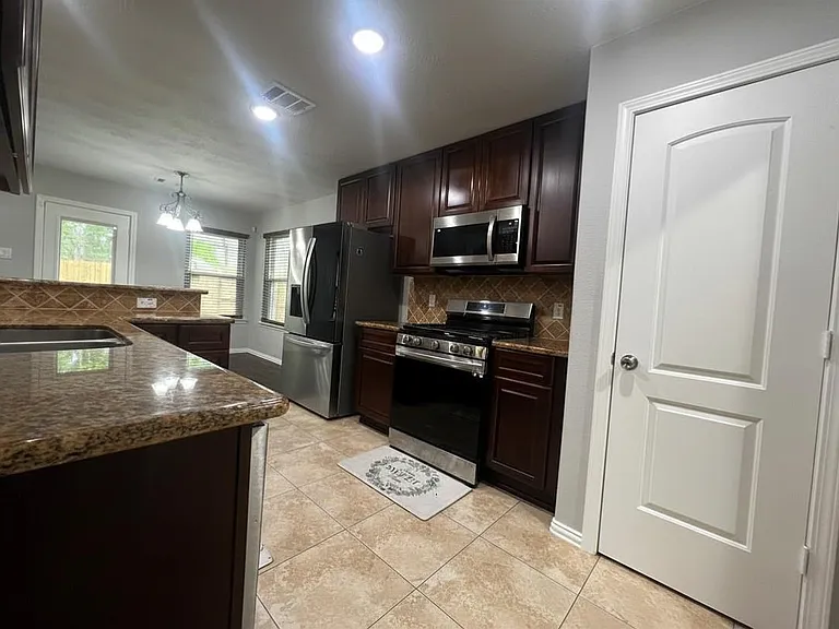 25314 Laurel Green St — Photo 14