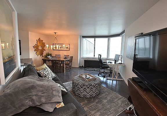5th image of 415 E 37th St APT 14D