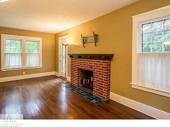 5th image of 1048 E Chesterfield Pkwy