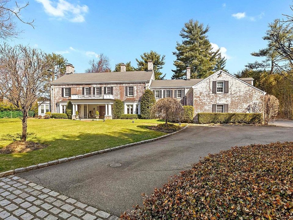 1st image of 13 Fox Meadow Court
