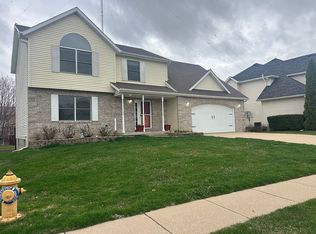 2016 Plum Tree Rd, Bettendorf, IA 52722