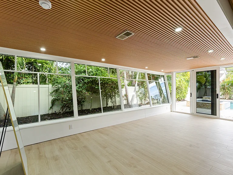 131 Toledo Way NE — Photo 30