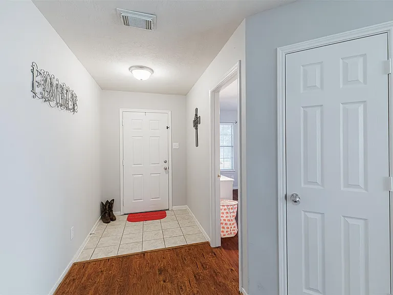 24435 Cornell Park Ln — Photo 3