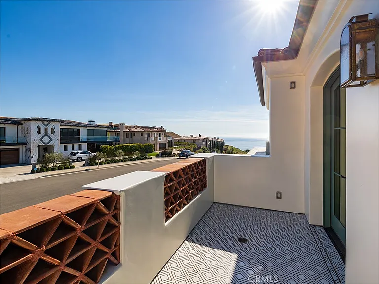 32009 Cape Point Dr — Photo 41