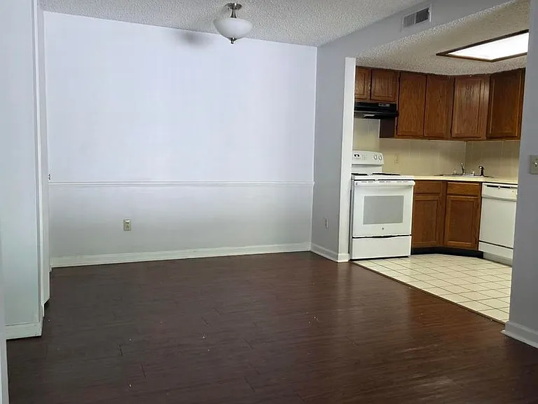 Oakridge Estates — Photo 15