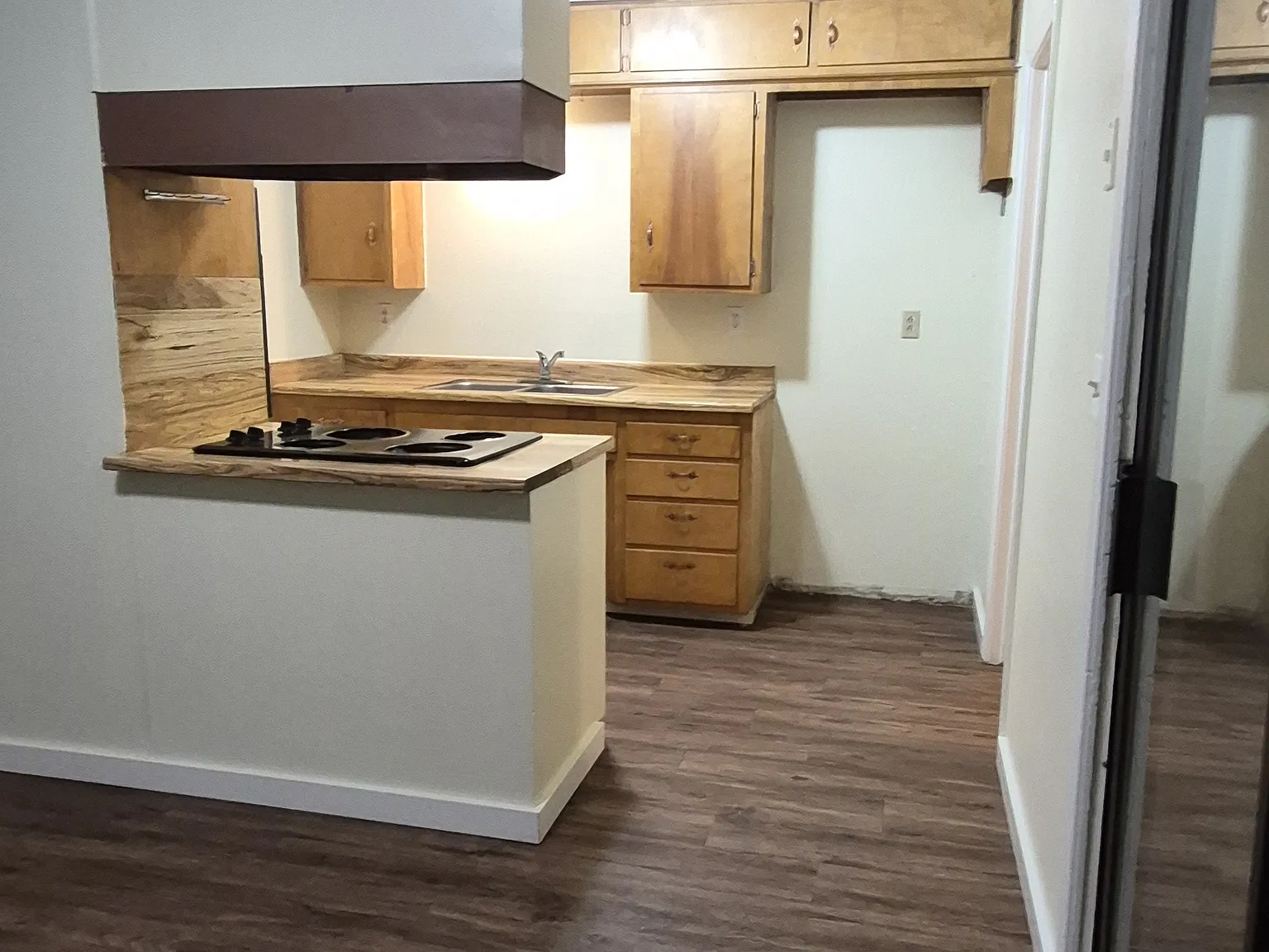 2 bed, 1.5 bath, 1000 sqft, $1,250 — Photo 3