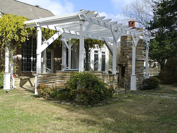 Outdoor Space Galore 2 acres