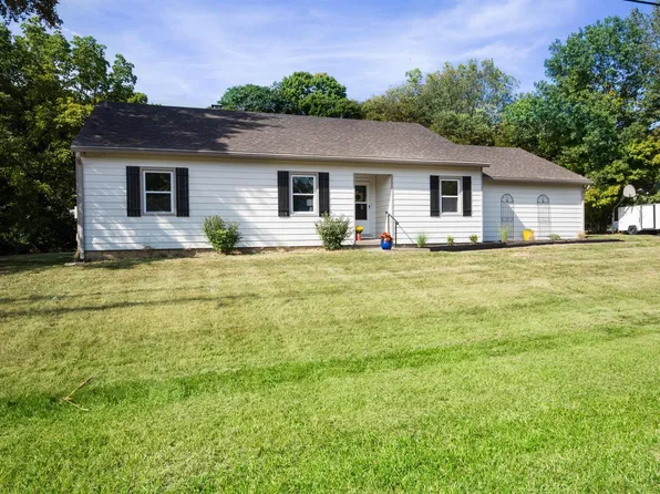 692 Milford Hills Dr, Milford, OH 45150