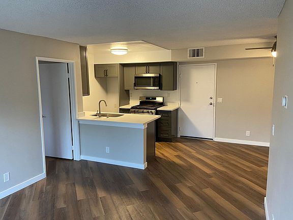 3rd image of 1400 N Edgemont St APT 108