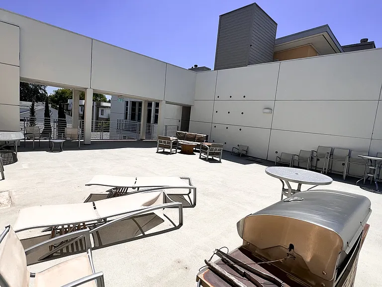 238 S Arroyo Pkwy — Photo 18