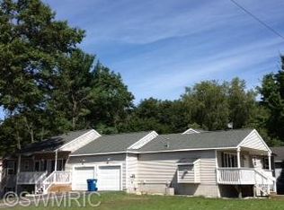 18109 Alpine Ct, Spring Lake, MI 49456