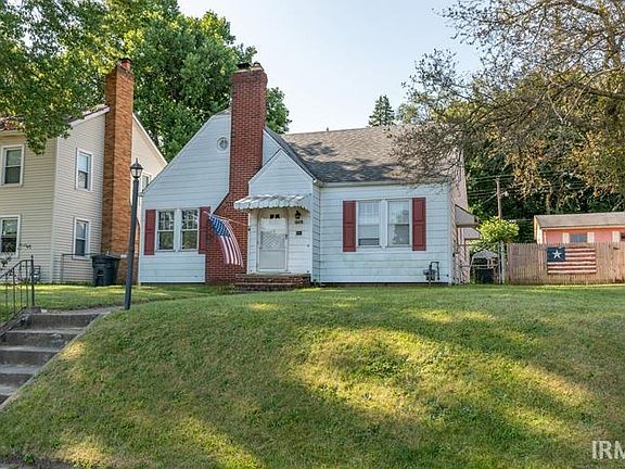 2nd image of 1722 E Ewing Ave
