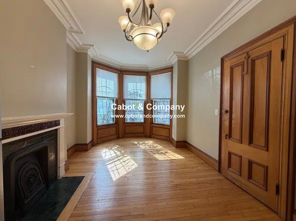 143 Worcester St APT 1, Boston, MA 02118