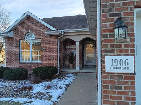1906 W Willow Crest Dr, Peoria, IL 61614