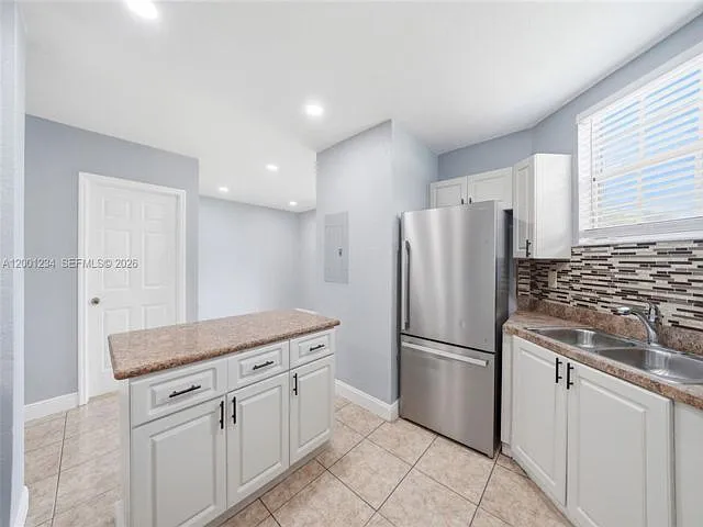 902 SW 8th Pl — Photo 18