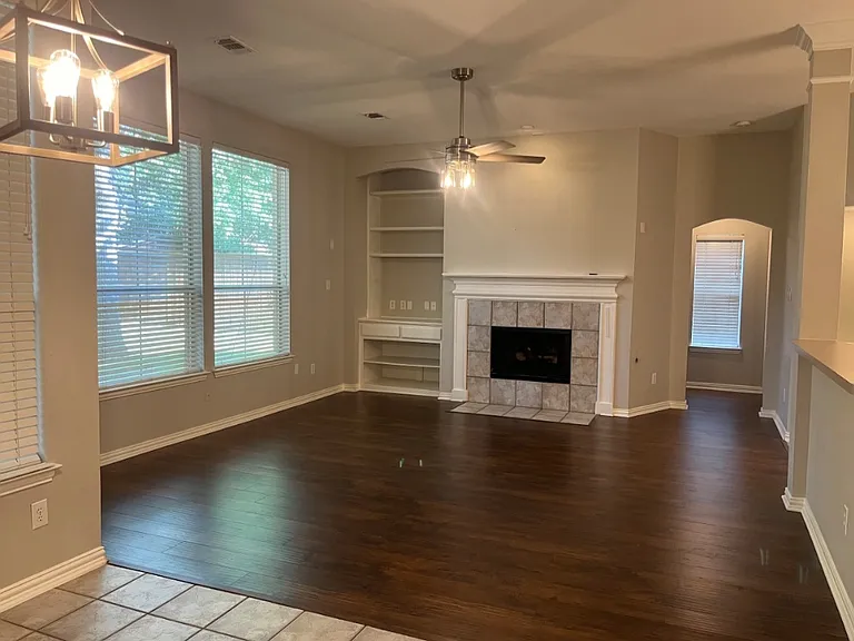 2702 View Mdw — Photo 25