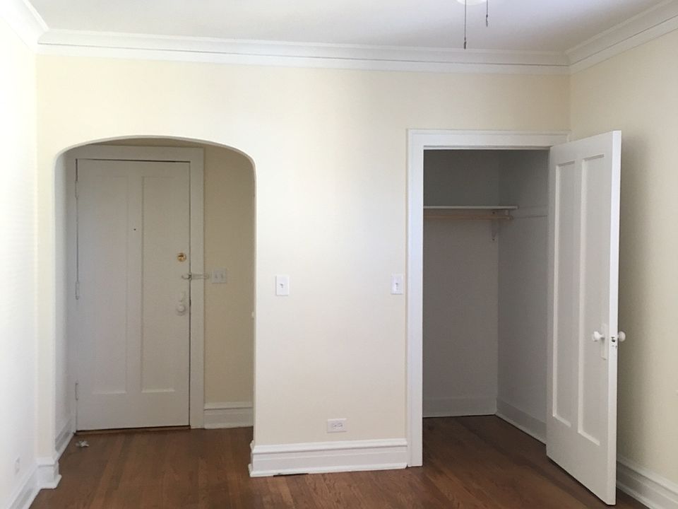 1st image of 5525 W Farragut Ave APT 3