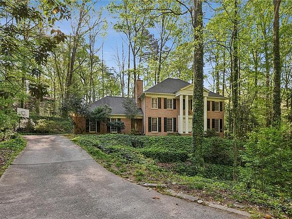 3rd image of 6757 Riverside Dr NW