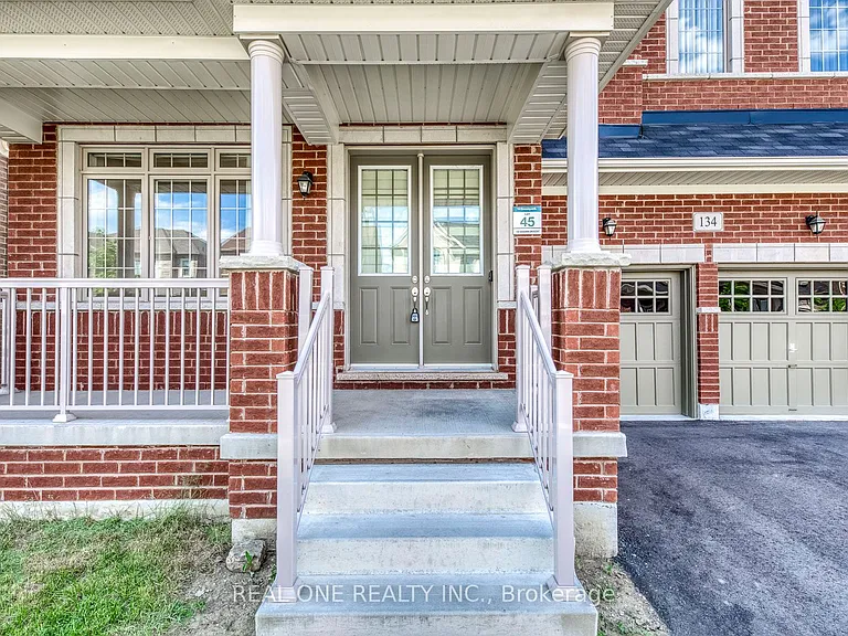 134 Goodwin Cres — Photo 3