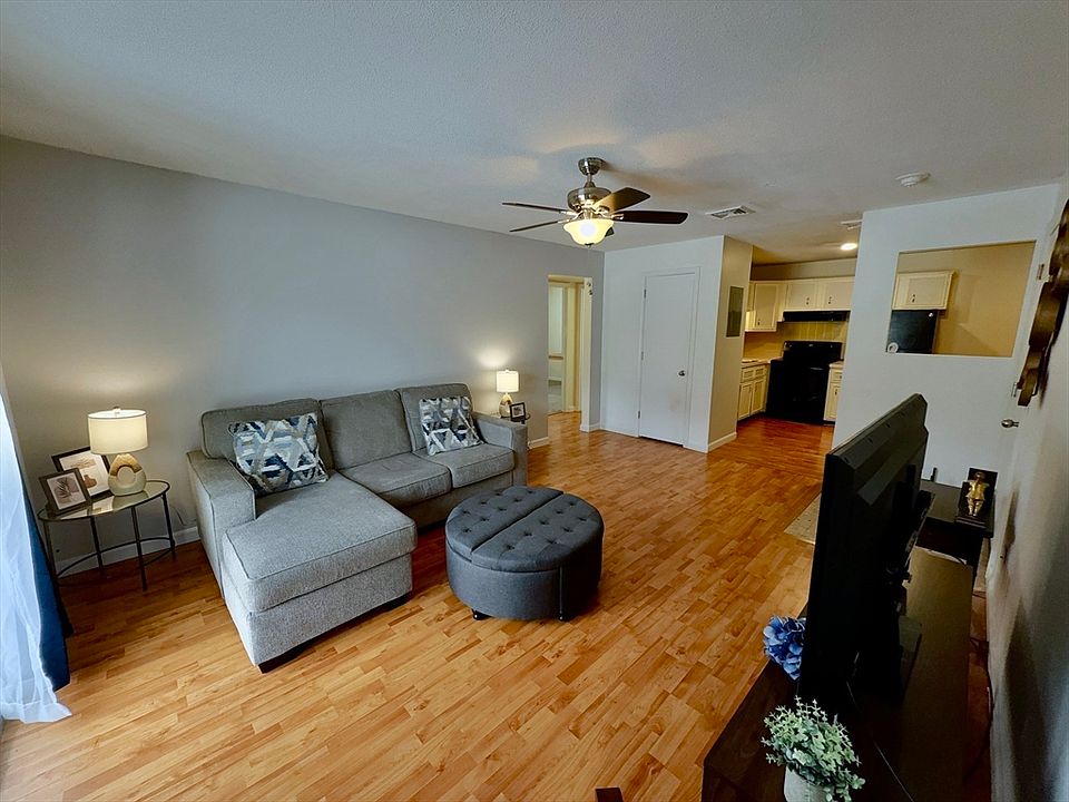 1st image of 176 Maple Ave APT 7-21