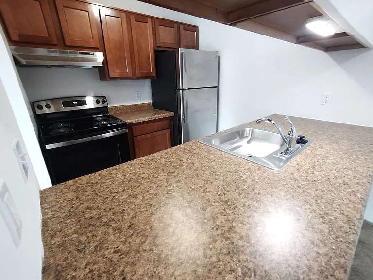 Charter Oaks Apartments — Photo 231