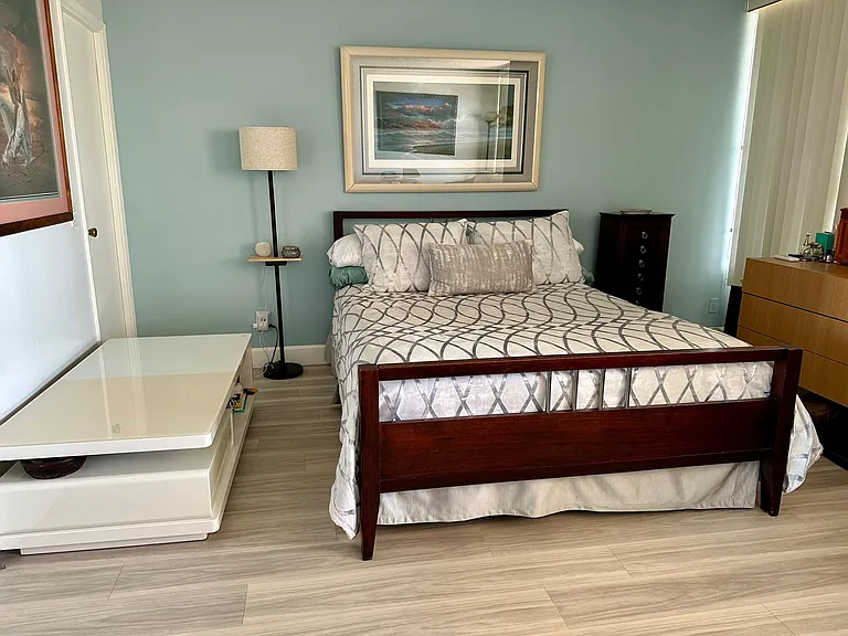 1215 Alexander St #1202 — Photo 10