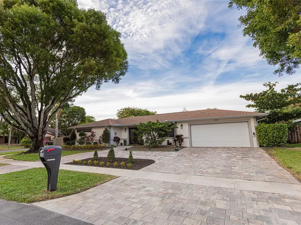 11711 NW 16th Court, Pembroke Pines, FL 33026