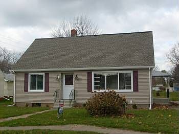 1st image of 14 Hathaway St E