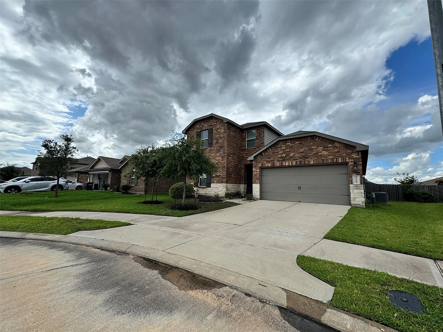 4 bed, 3.0 bath, 2170 sqft, $2,600 — Photo 3