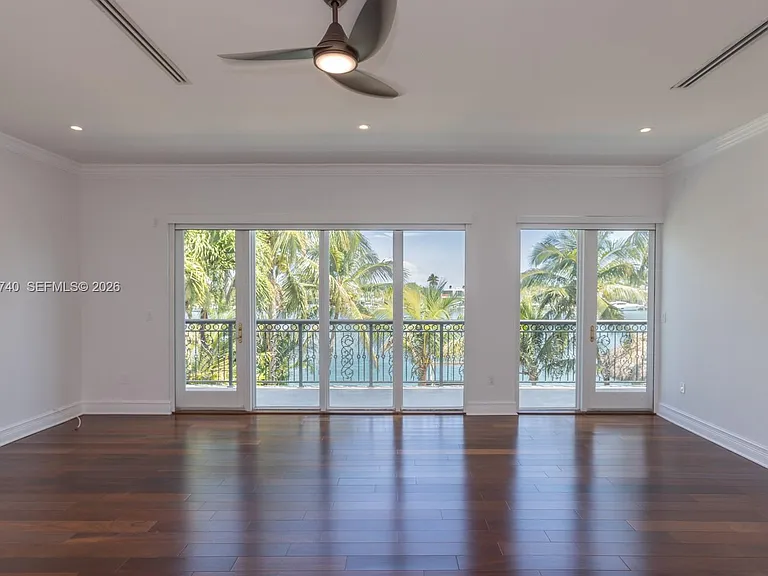 425 N Shore Dr — Photo 10
