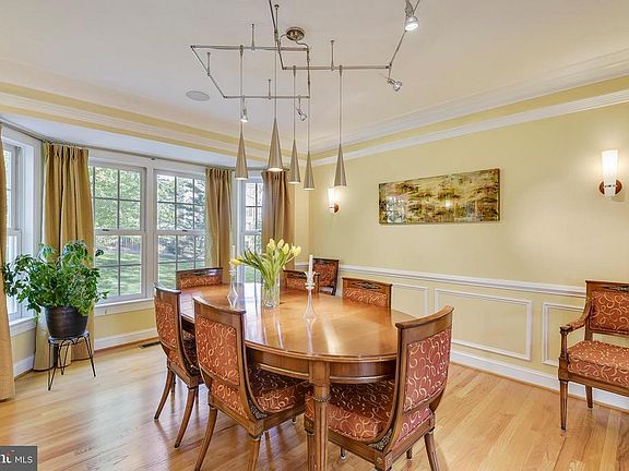 5th image of 17520 Applewood Ln