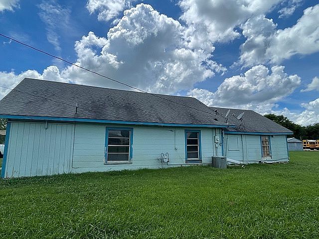 2nd image of 4401 Elementry Dr