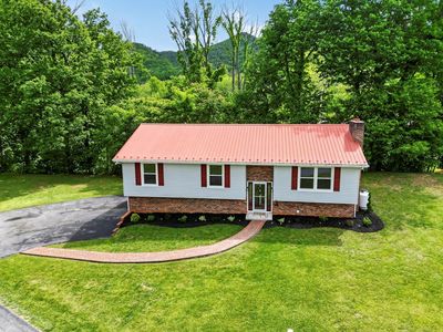 142 Backer Ln, Damascus, VA, 24236